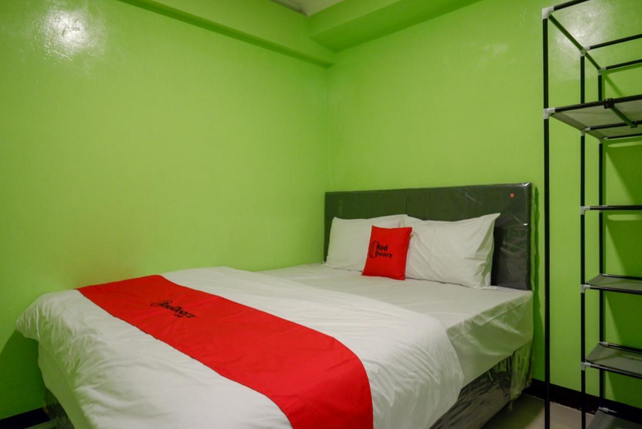 Reddoorz @ Jalan Gatot Subroto Semarang Hotel Exterior foto