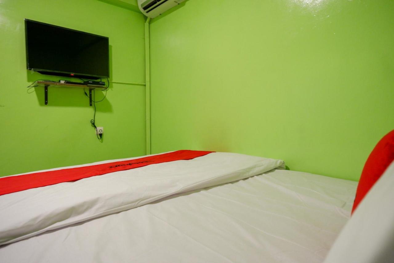 Reddoorz @ Jalan Gatot Subroto Semarang Hotel Exterior foto