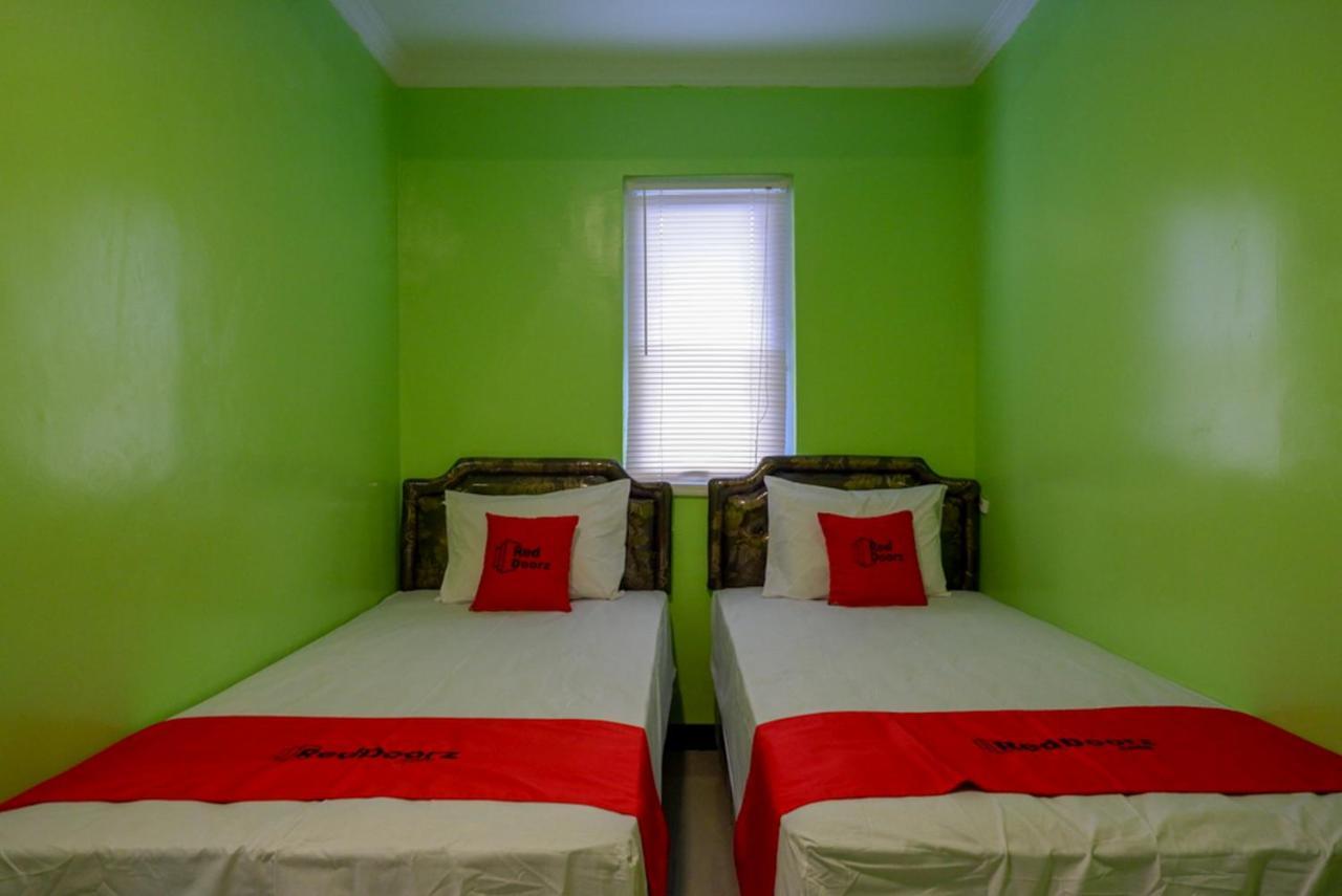 Reddoorz @ Jalan Gatot Subroto Semarang Hotel Exterior foto