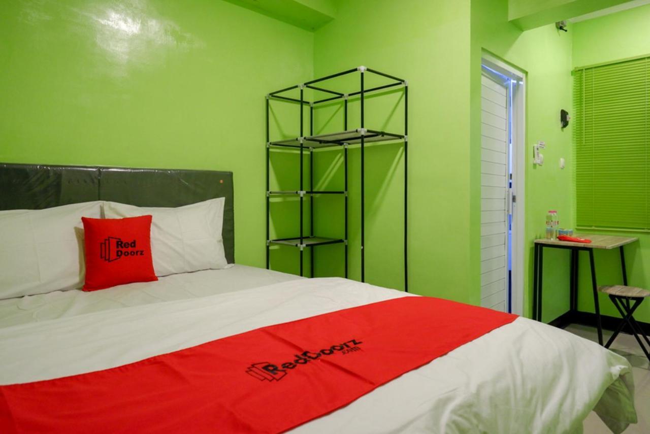 Reddoorz @ Jalan Gatot Subroto Semarang Hotel Exterior foto